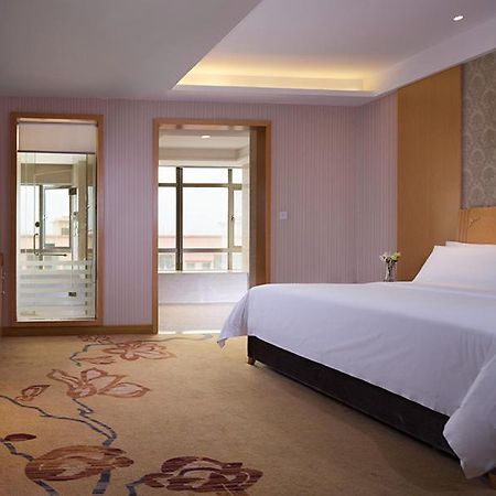 Vienna 3 Best Hotel Dongguan Liaobu Veicle City Екстериор снимка