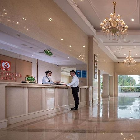 Vienna 3 Best Hotel Dongguan Liaobu Veicle City Екстериор снимка